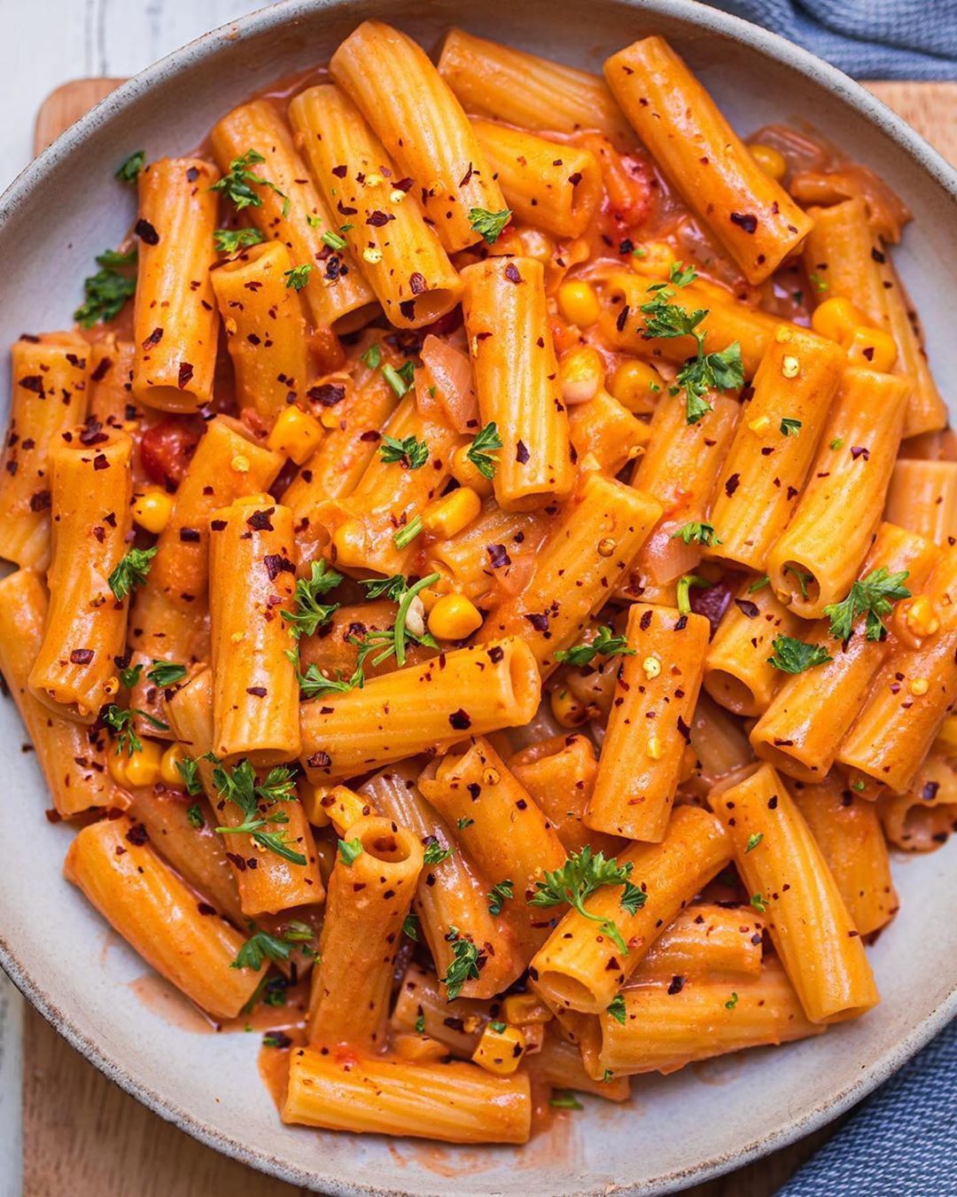 Rigatoni In a Rich And Flavourful Tomato Sauce